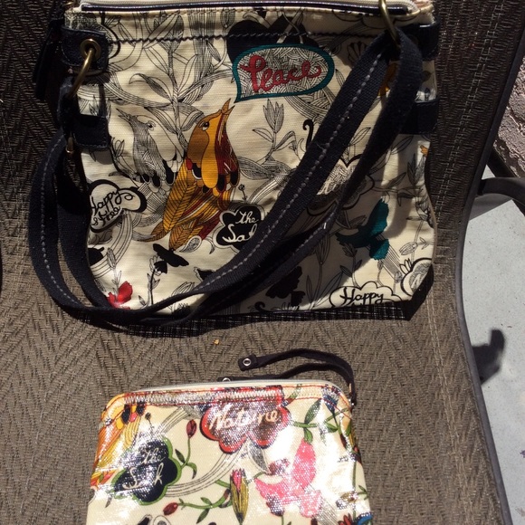 ❌SOLD❌ Sakroots Peace Crossbody and Wristlet Set - Picture 11 of 13